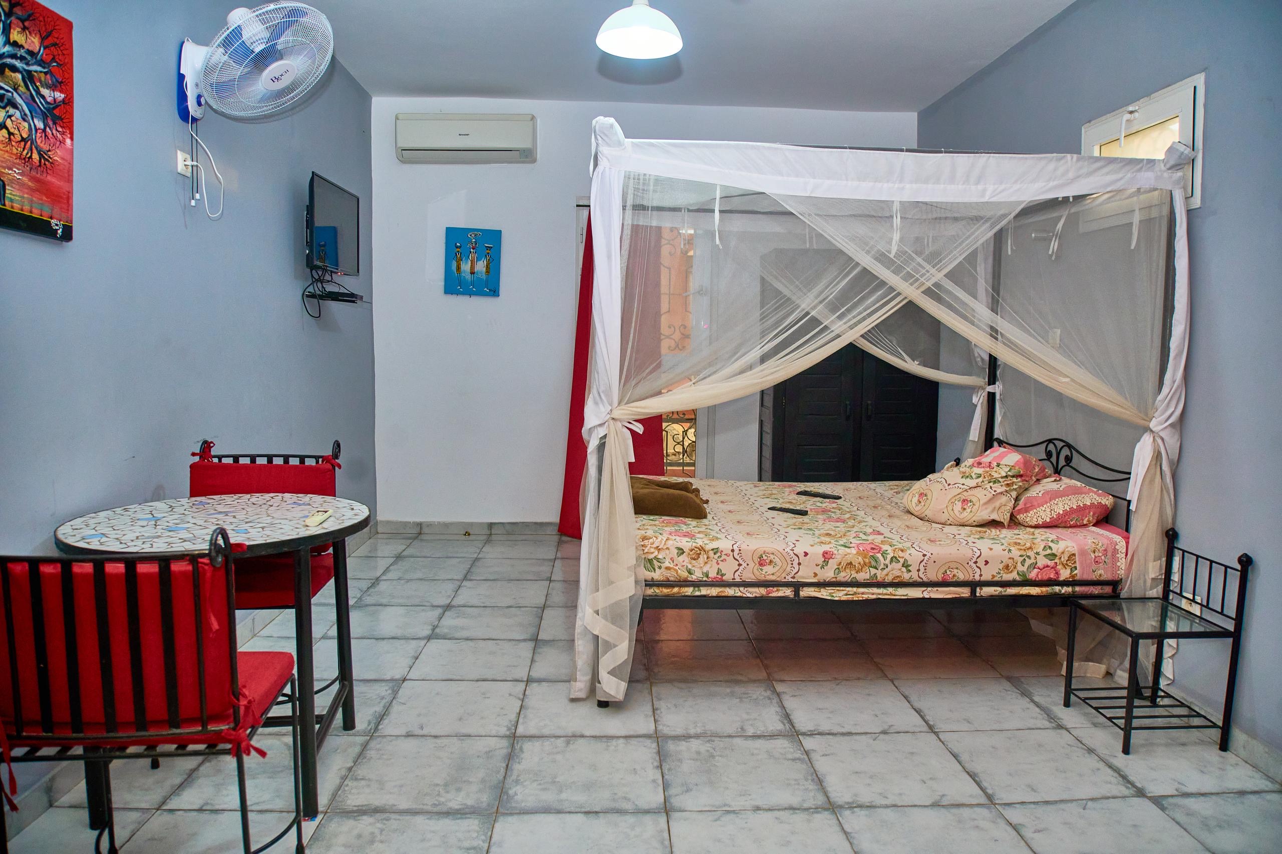 Chambre meublée